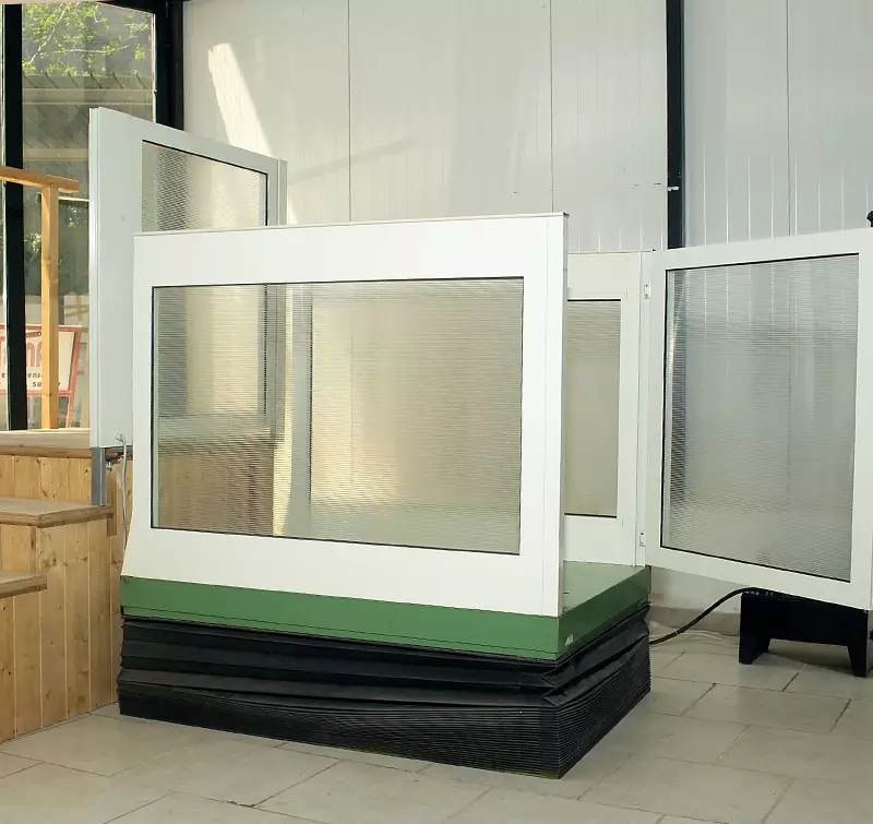 piattaforma-elevatrice-dislivello-domestico.jpg Piattaforme elevatrici e Pedane per piccoli dislivelli Metaltecna