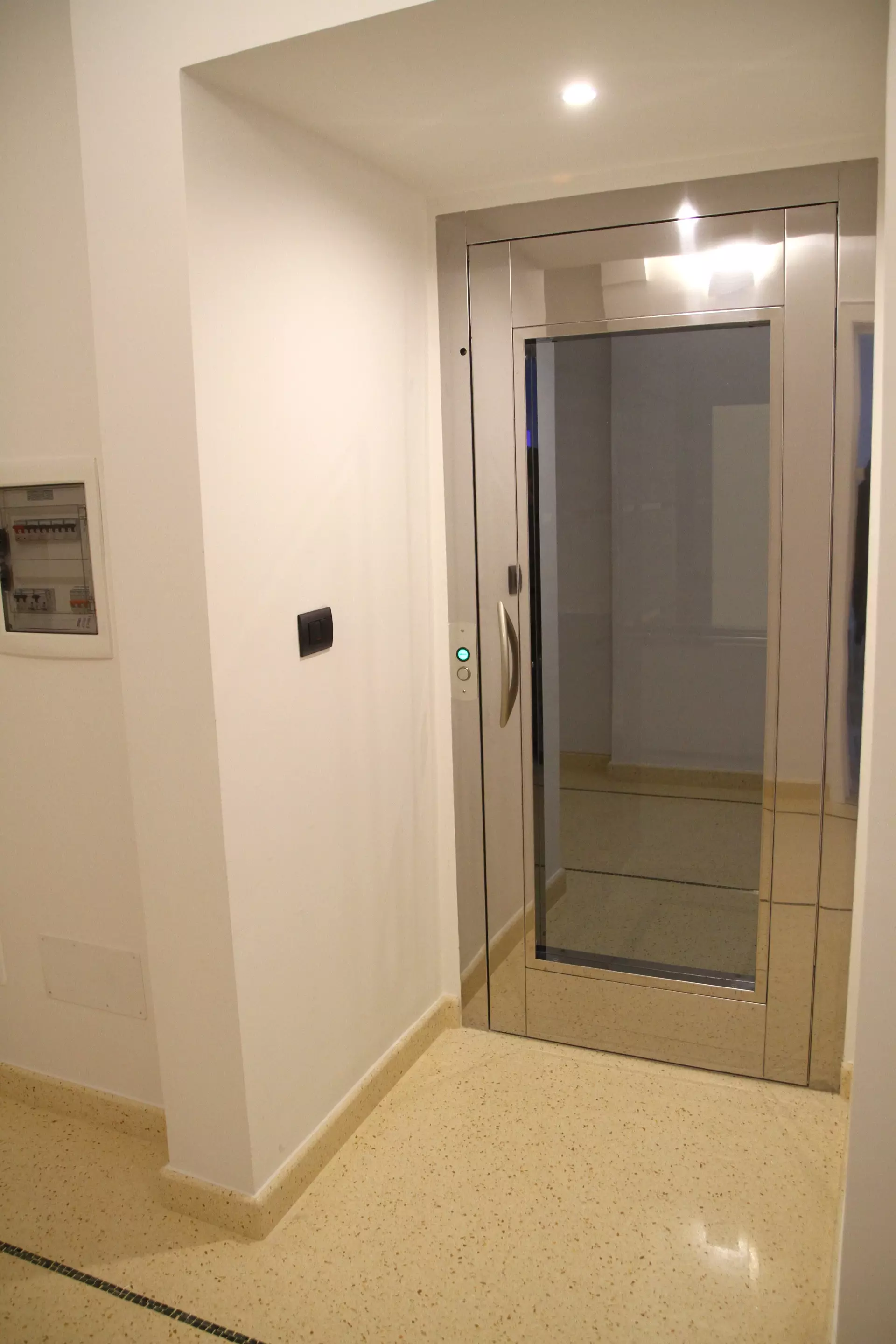 IM7_6826.JPG Installazioni di ascensori e miniascensori a Lecce Metaltecna