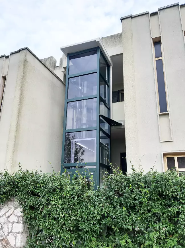 Ascensore condominiale installato a Lecce