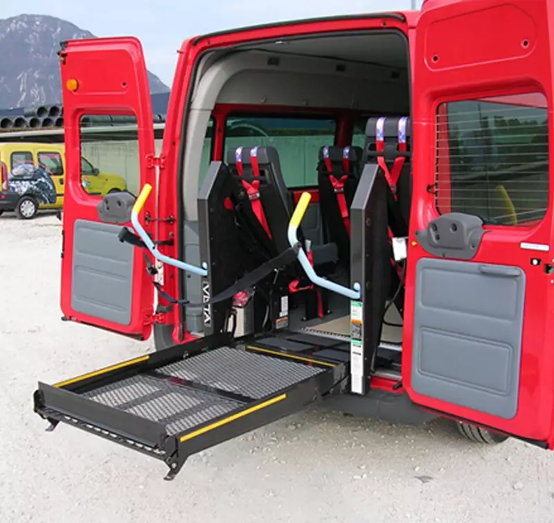 Veicolo attrezzato per trasporto disabili a Lecce Metaltecna
