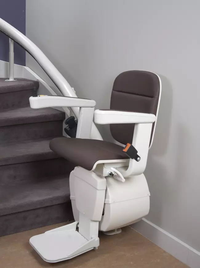 Montascale-con-sedile.jpg Montascale e piattaforme a Lecce Metaltecna